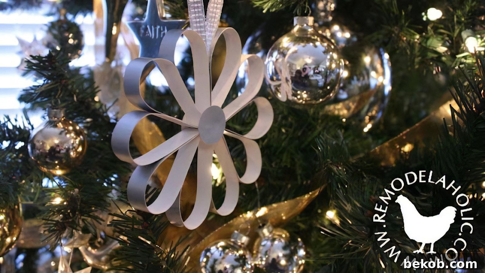 17a Paper Christmas Ornaments 103307