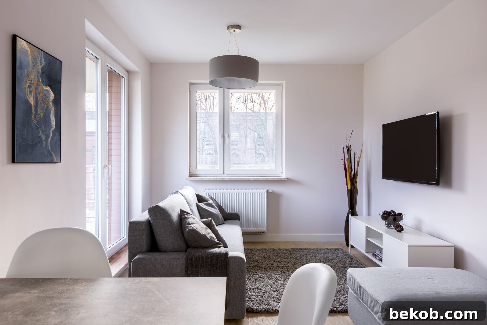 Well-proportioned furniture in a cozy small living room, illustrating the importance of scale to avoid overwhelming the space and maintain balance.