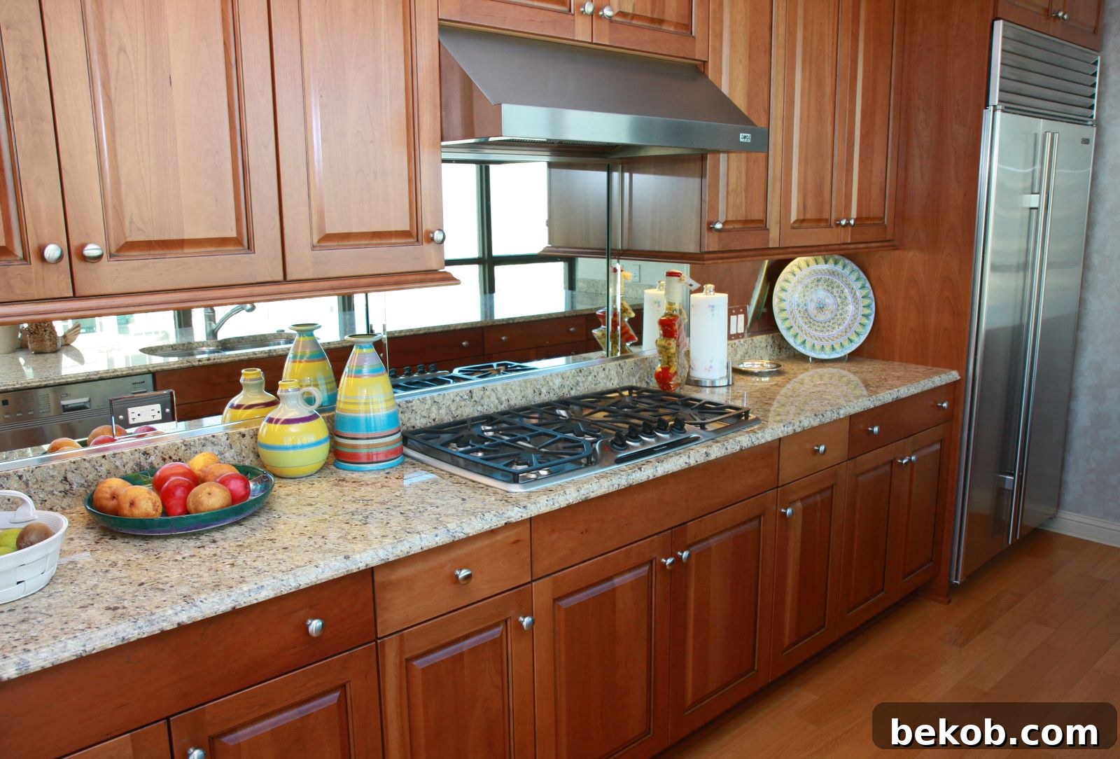 Stylish Mirrored Tile Kitchen Backsplash