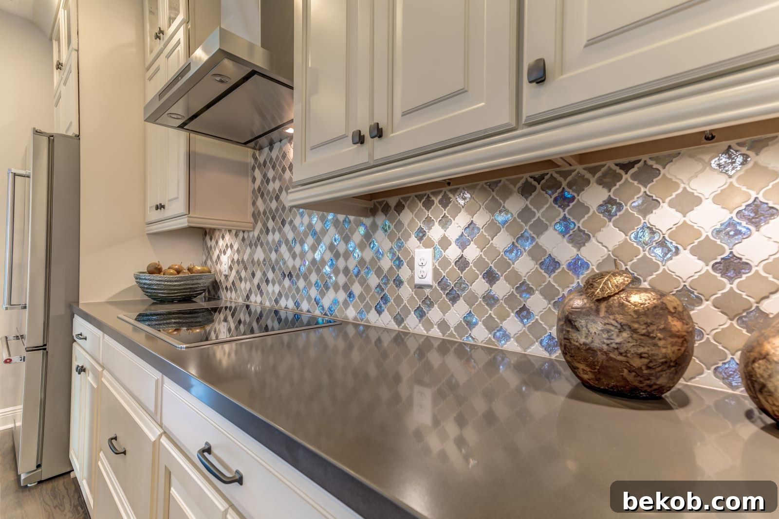 Modern Geometric Pattern Kitchen Backsplash