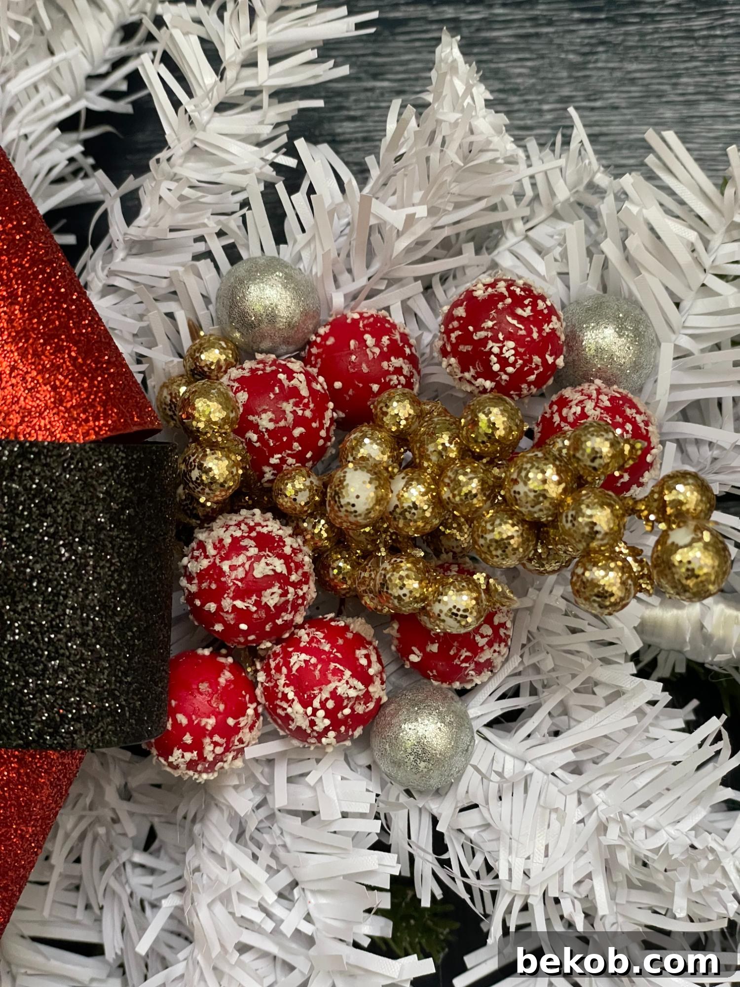 Dollar Tree DIY Christmas Swag for Front Door, Remodelaholic (14)