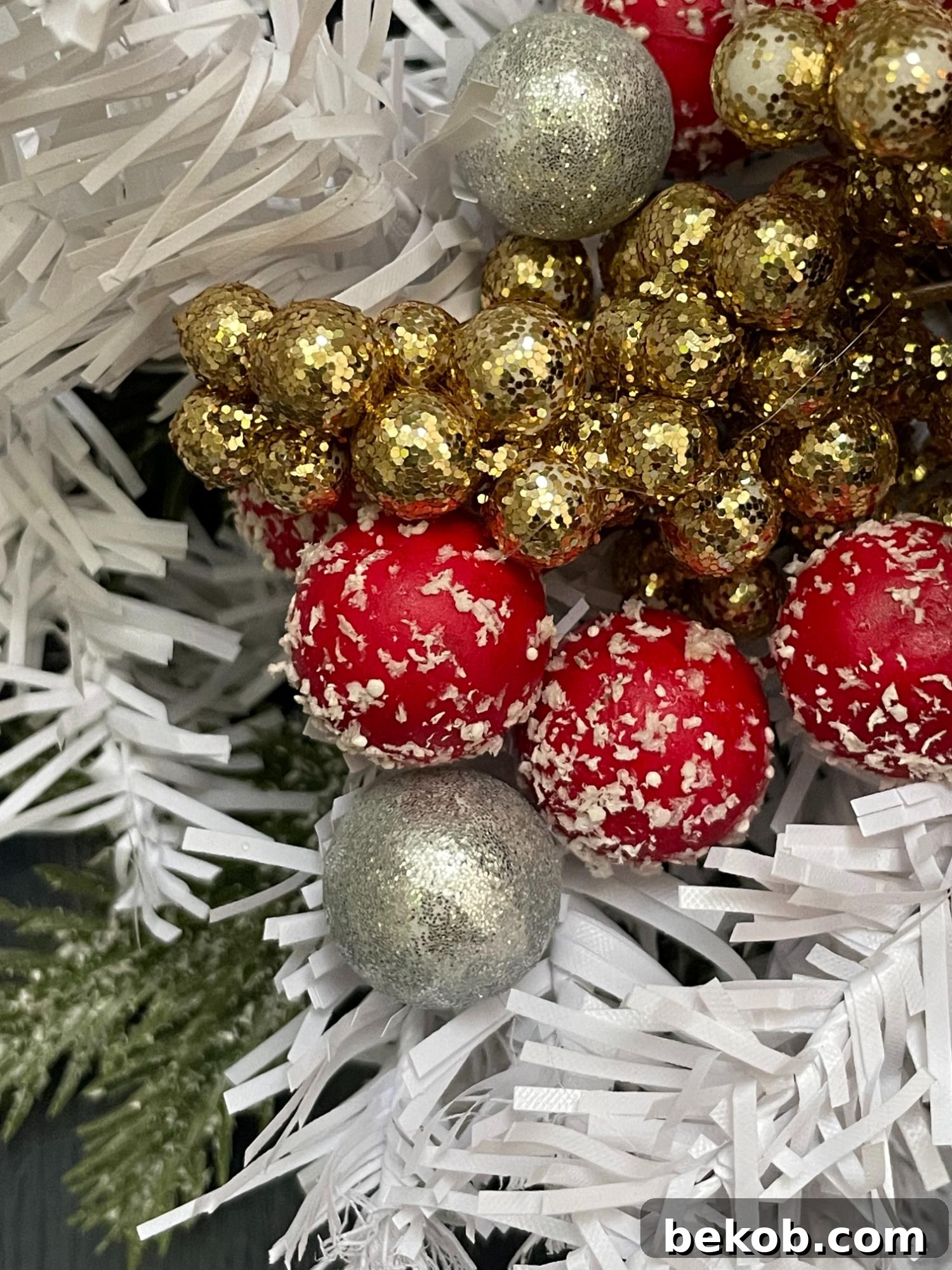 Dollar Tree DIY Christmas Swag For Front Door Remodelaholic (18)