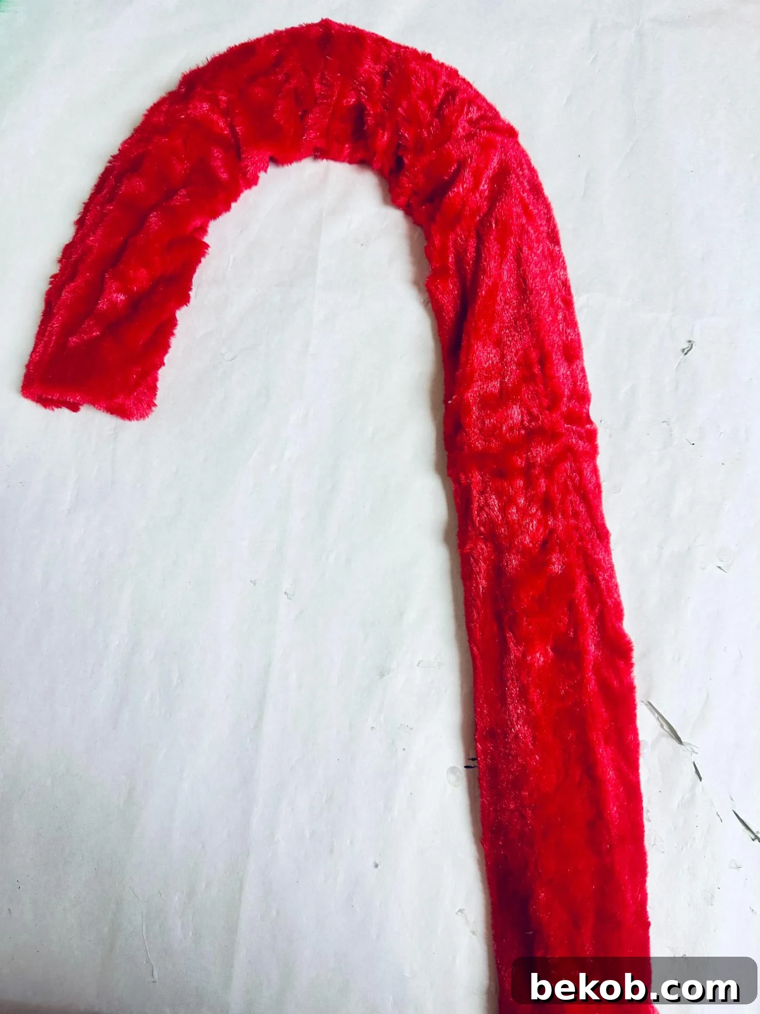How To Make A Grinch Wreath From Dollar Tree, Remodelaholic (5)