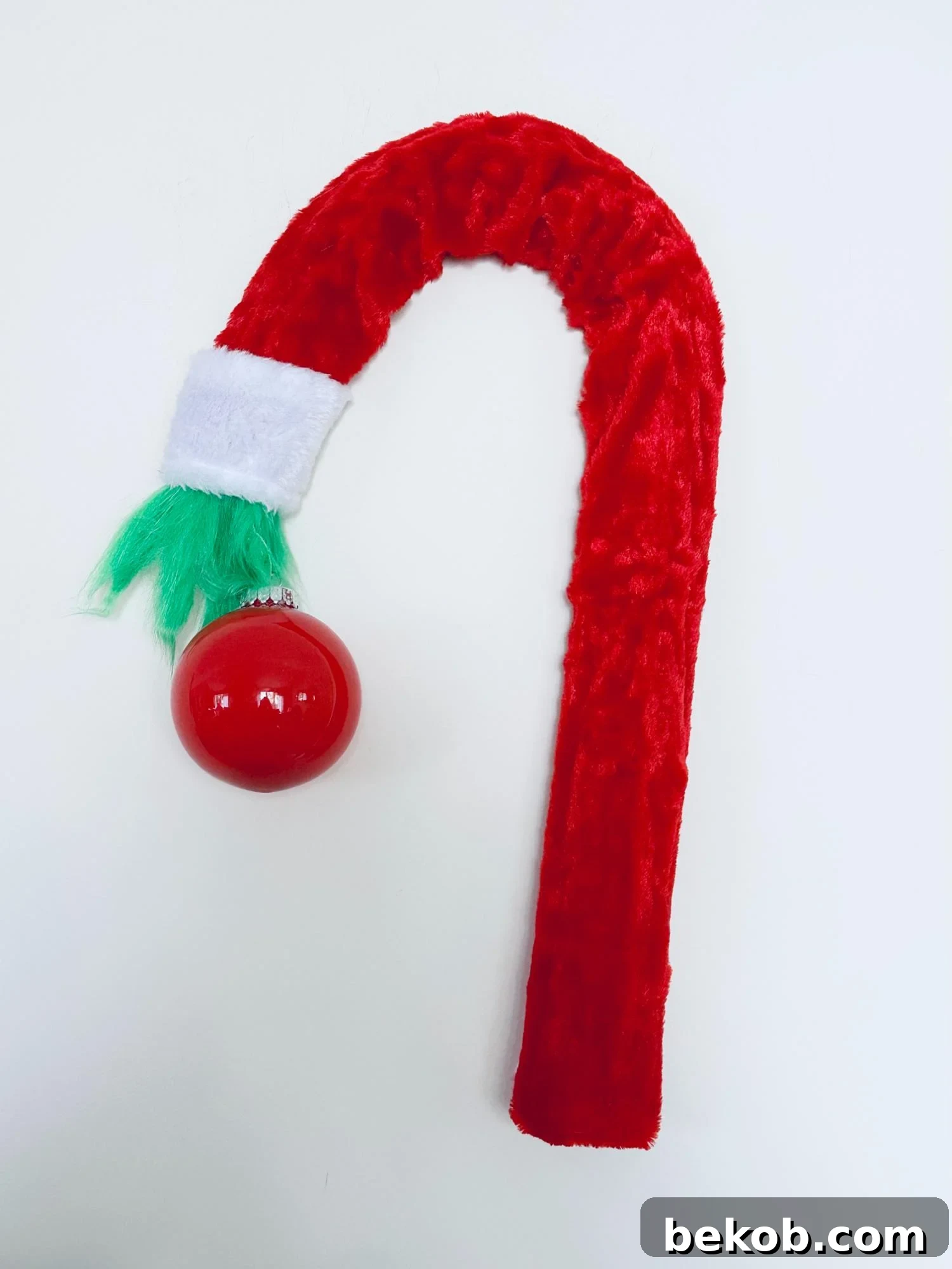 How To Make A Grinch Wreath From Dollar Tree, Remodelaholic (13)