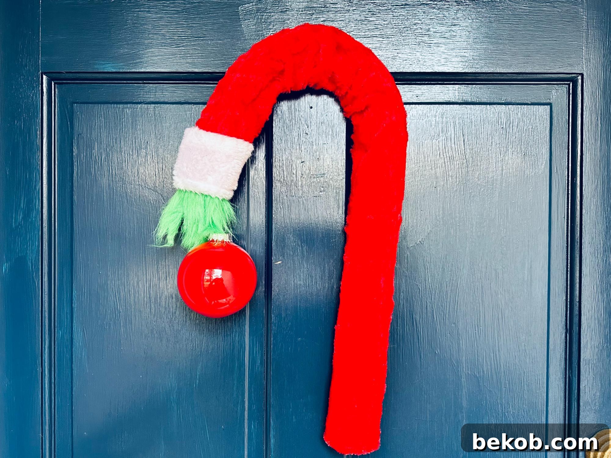 How To Make A Grinch Wreath From Dollar Tree, Remodelaholic (19)