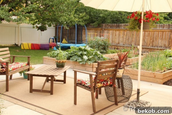 Inviting Outdoor Dining Space on Patio