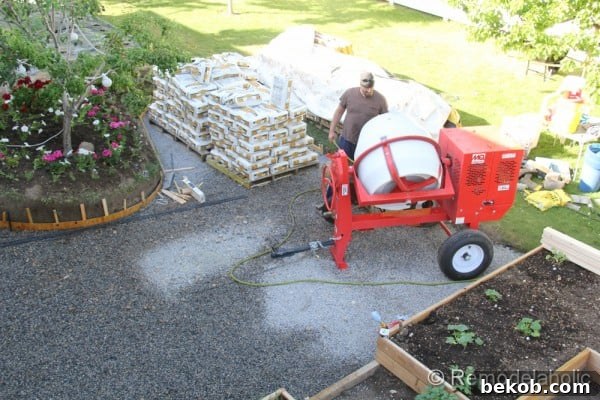 Wetting the Gravel Before Concrete Pour