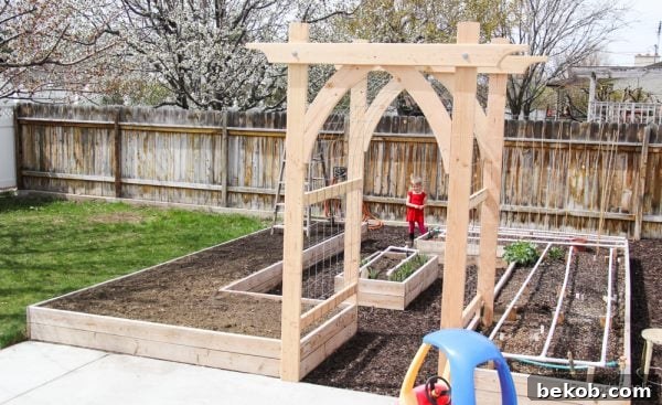 Vegetable Garden Arbor DIY Plans (2 of 5)