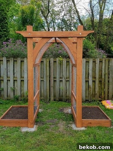 Veggie Garden Arbor Reader Mark Featured On Remodelaholic.com