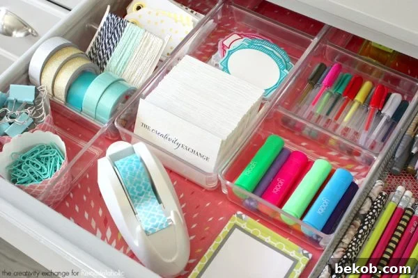 Quick tricks for organizing desk drawers. Remodelaholic