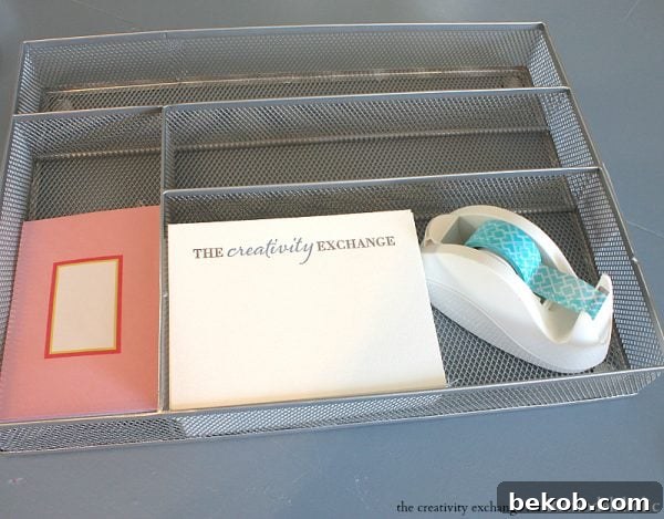 Quick tricks for organizing a desk. Remodelaholic