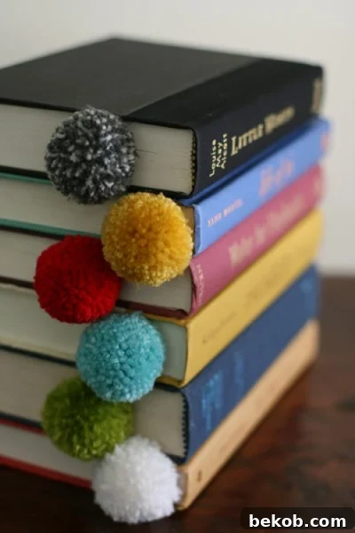 Pom Pom Bookmark