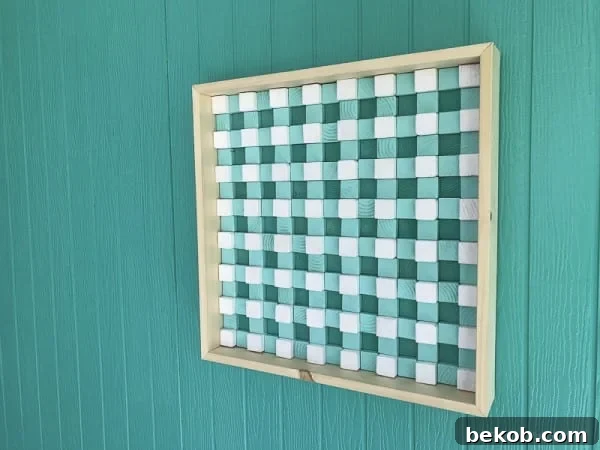Frugal DIY Wall Decor for Grand Spaces 18 DIY Wood Wall Art for Patio (Remodelaholic)
