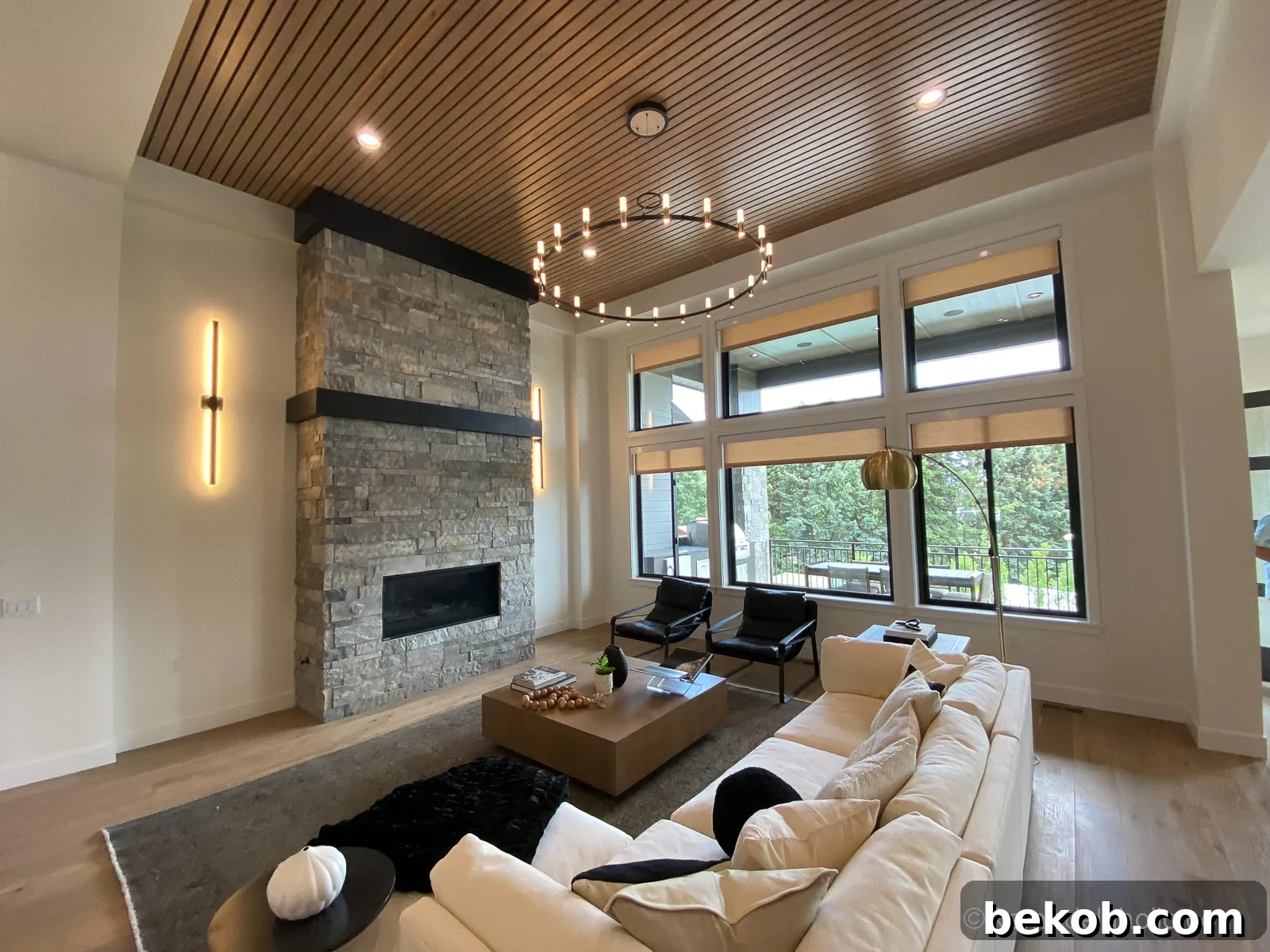 UVP23 H29 Symphony Homes Build And Design (7) Remodelaholic Tall Walls Decorating