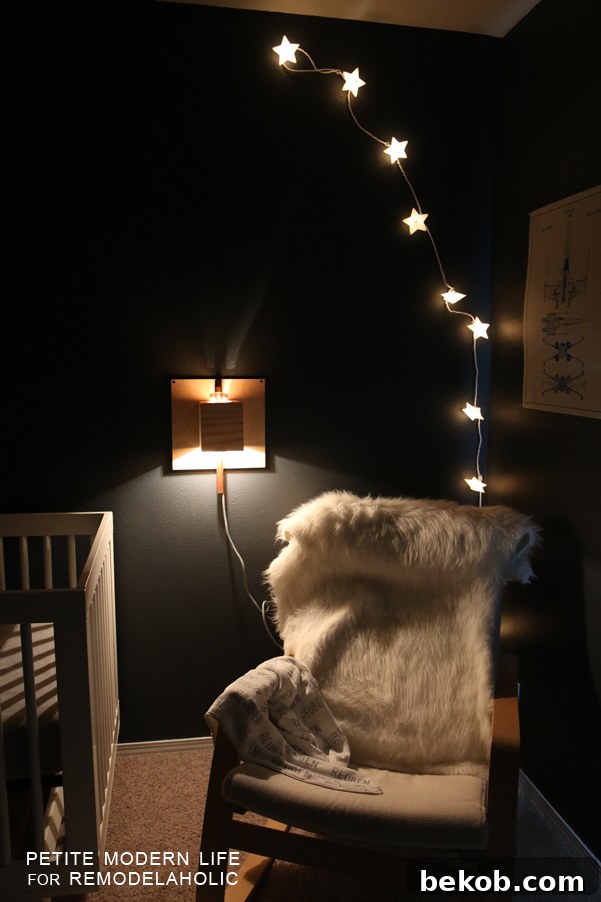 Make this industrial modern, apartment friendly DIY wall sconce with the simplest of materials!