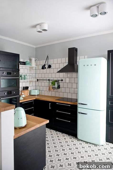 Modern Vintage Kitchens: Classic Charm for Today's Home 11 vintage kitchen inspiration
