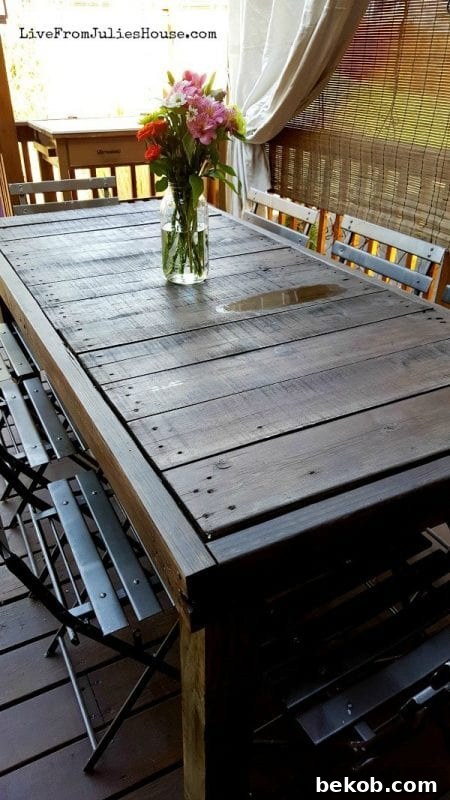 diy-pallet-table-live-from-julies-house